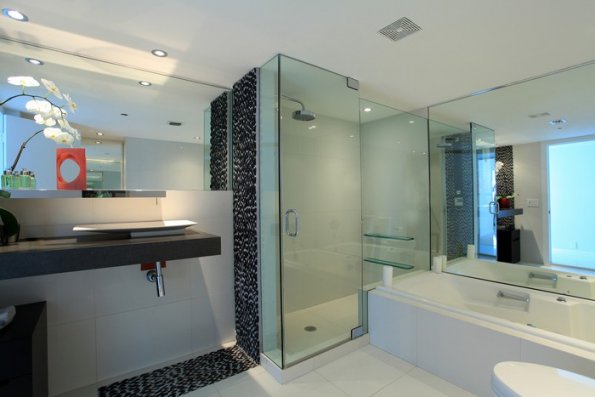 bigstock-Luxury-Bathroom-8014158